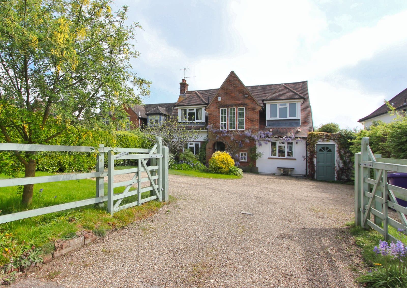 Stevenage Road, Knebworth, Hertfordshire, SG3 6AW