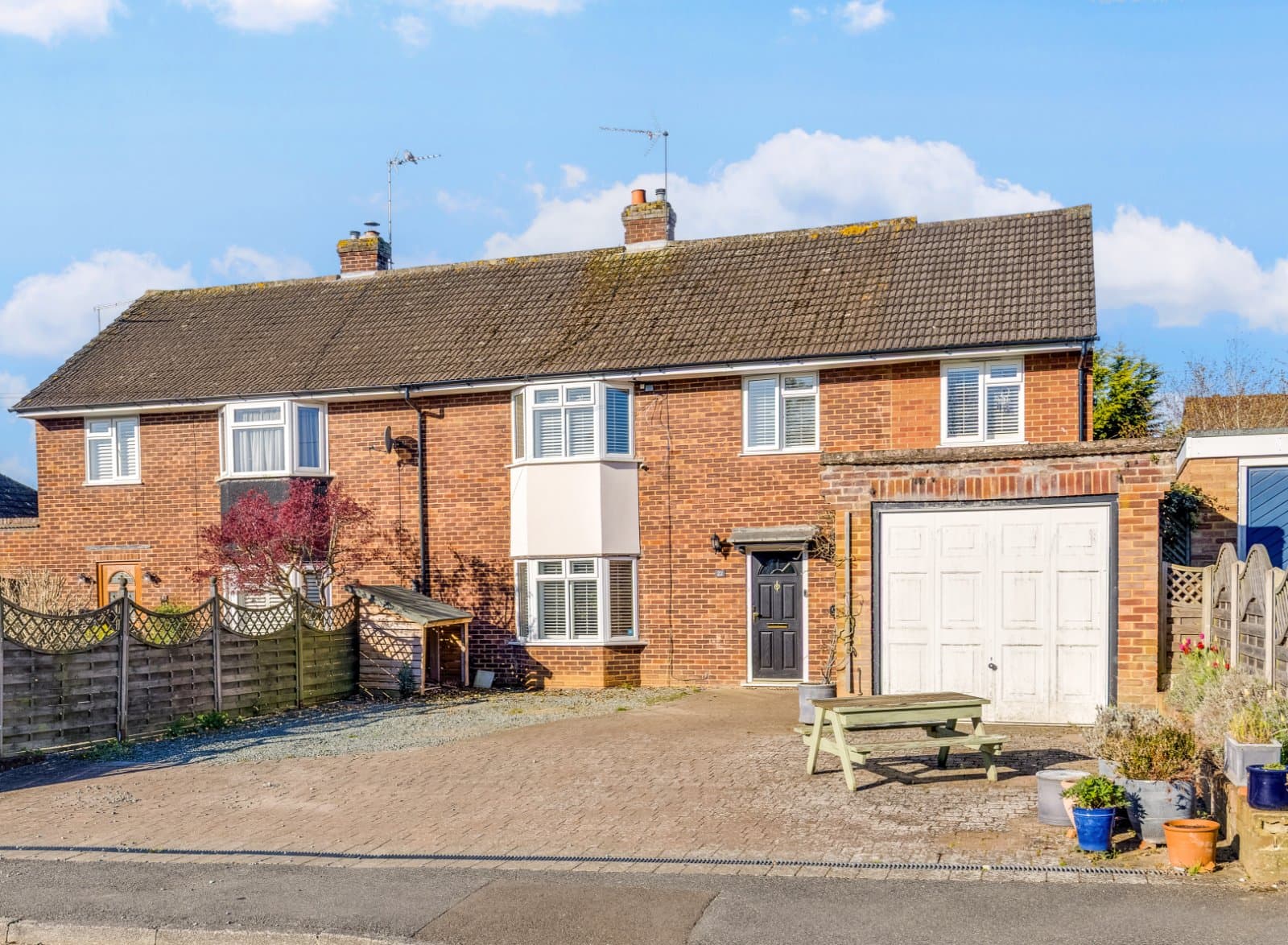 New Close, Knebworth, Hertfordshire, SG3 6NU