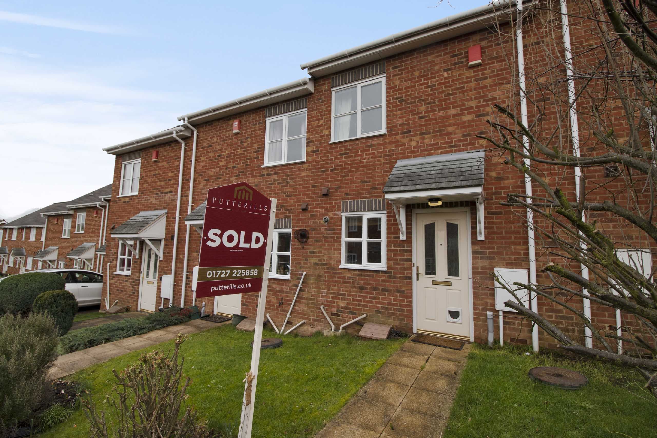 Dickinsons Field, Harpenden, Hertfordshire, AL5 1DN