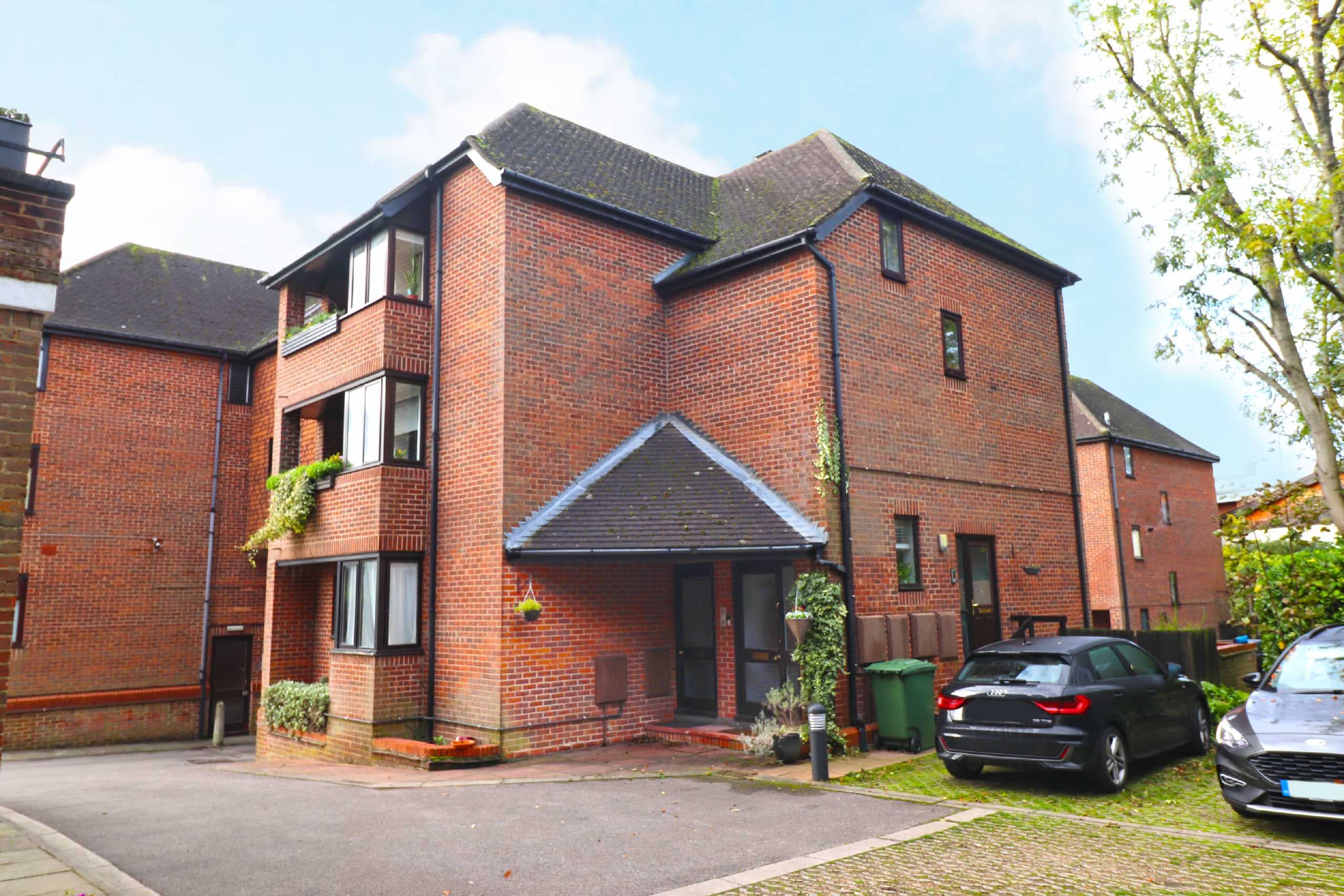 Ramsey Lodge Court, Hillside Road, St. Albans, Hertfordshire, AL1 3QY