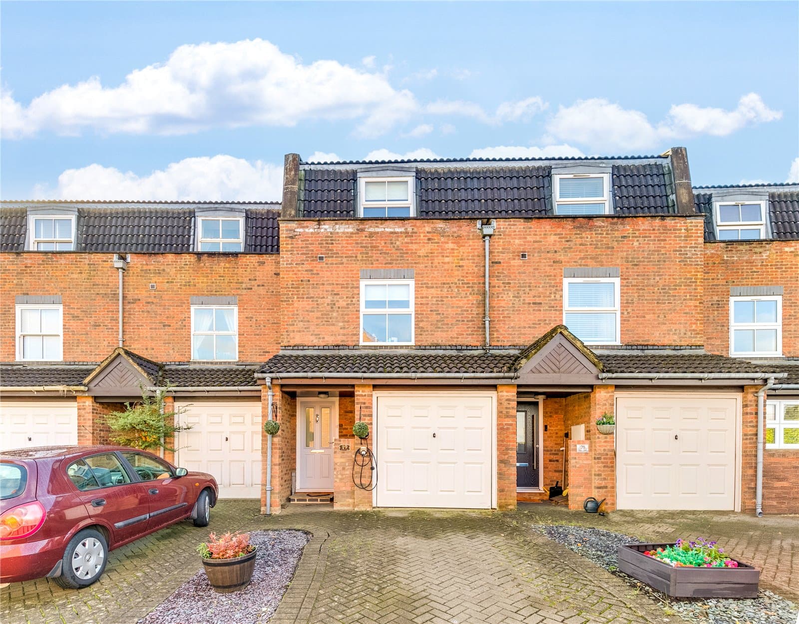 Twin Foxes, Woolmer Green, Hertfordshire, SG3 6QT