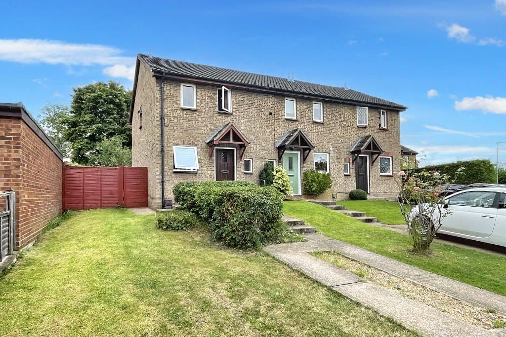 Burns Close, Hitchin, Hertfordshire, SG4 0RB