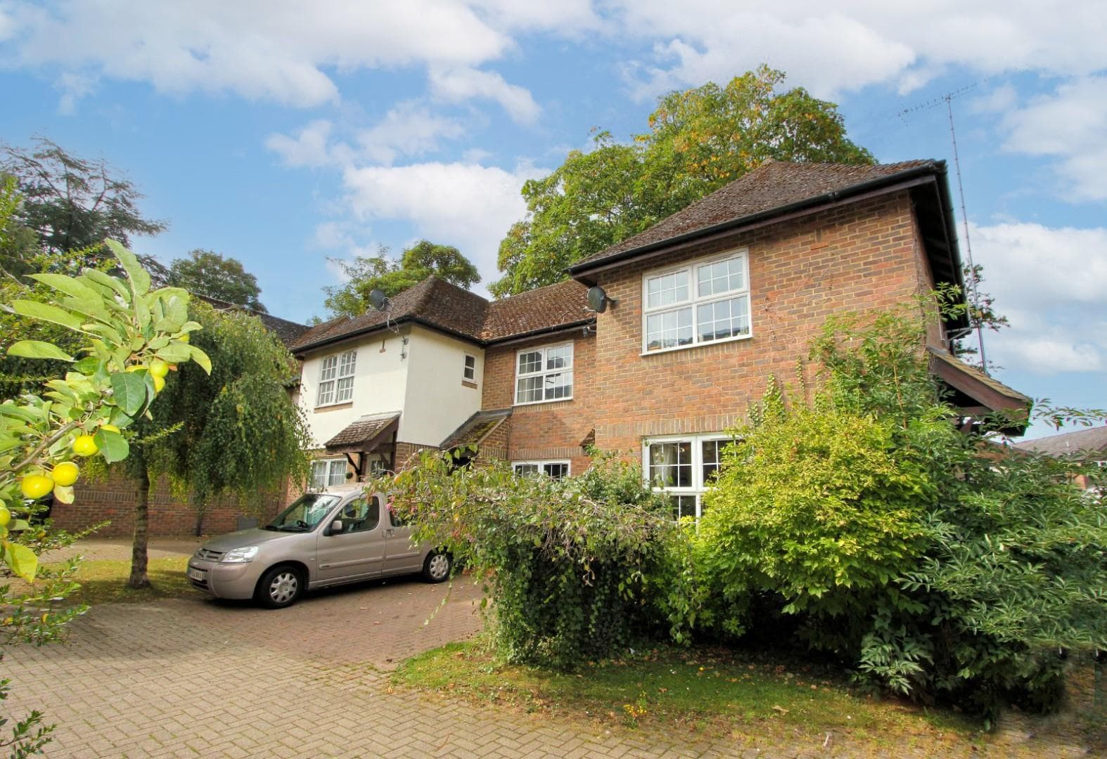 St. Martins Road, Knebworth, SG3 6DD