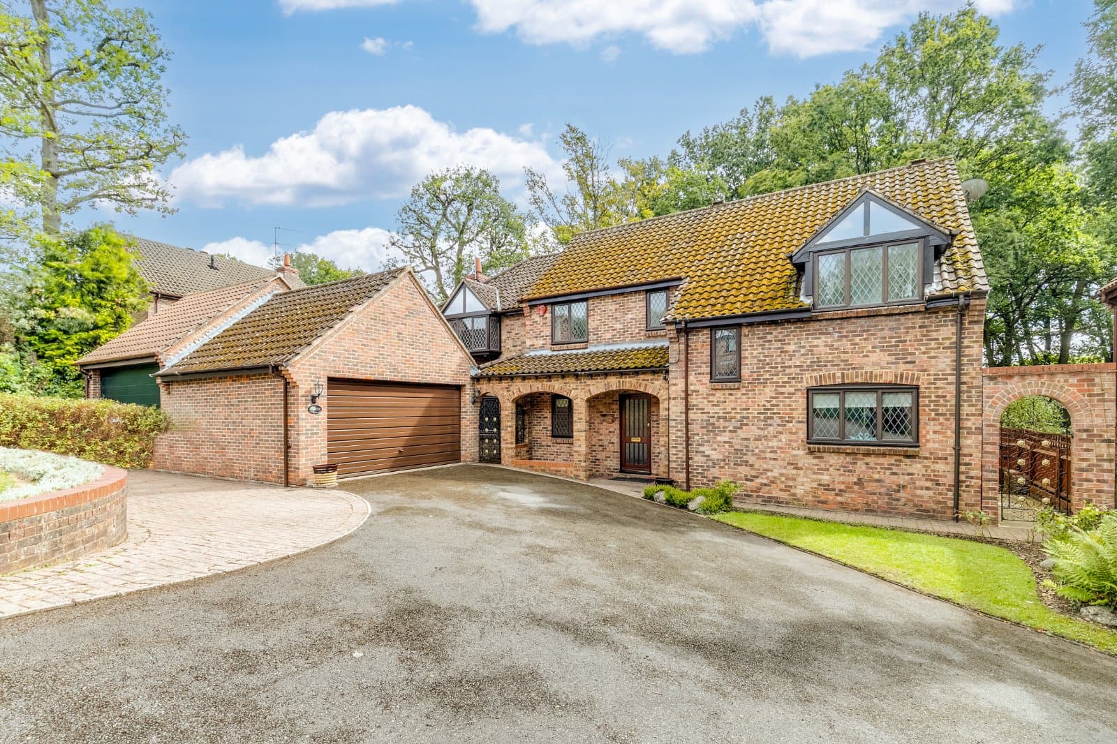 Mardley Wood, Oaklands, Welwyn, Hertfordshire, AL6 0UY