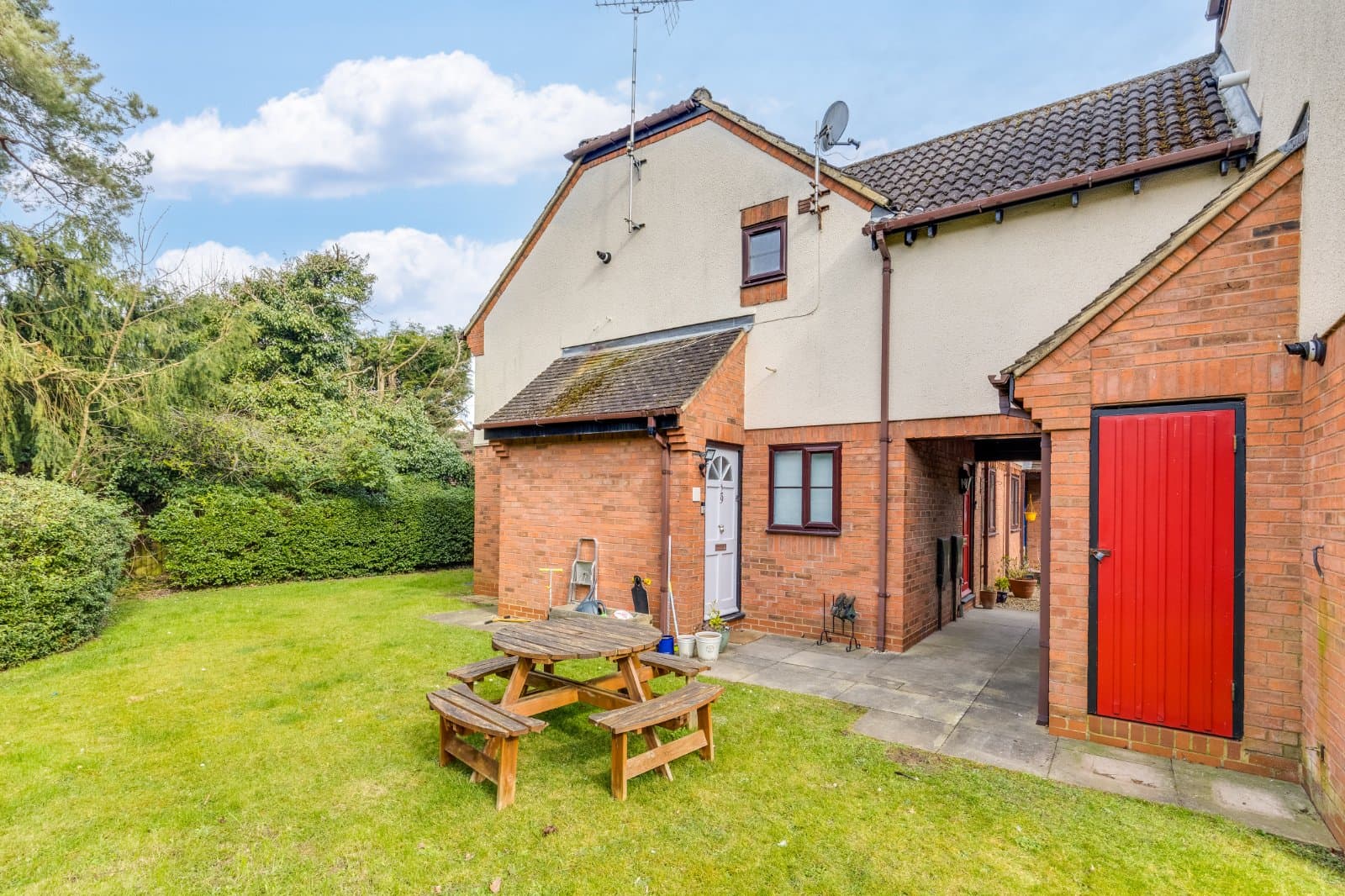 Carvers Croft, Woolmer Green, Hertfordshire, SG3 6LX