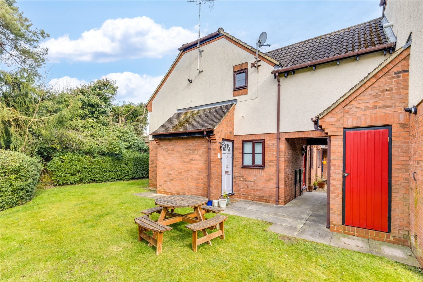 Carvers Croft, Woolmer Green, Hertfordshire, SG3 6LX