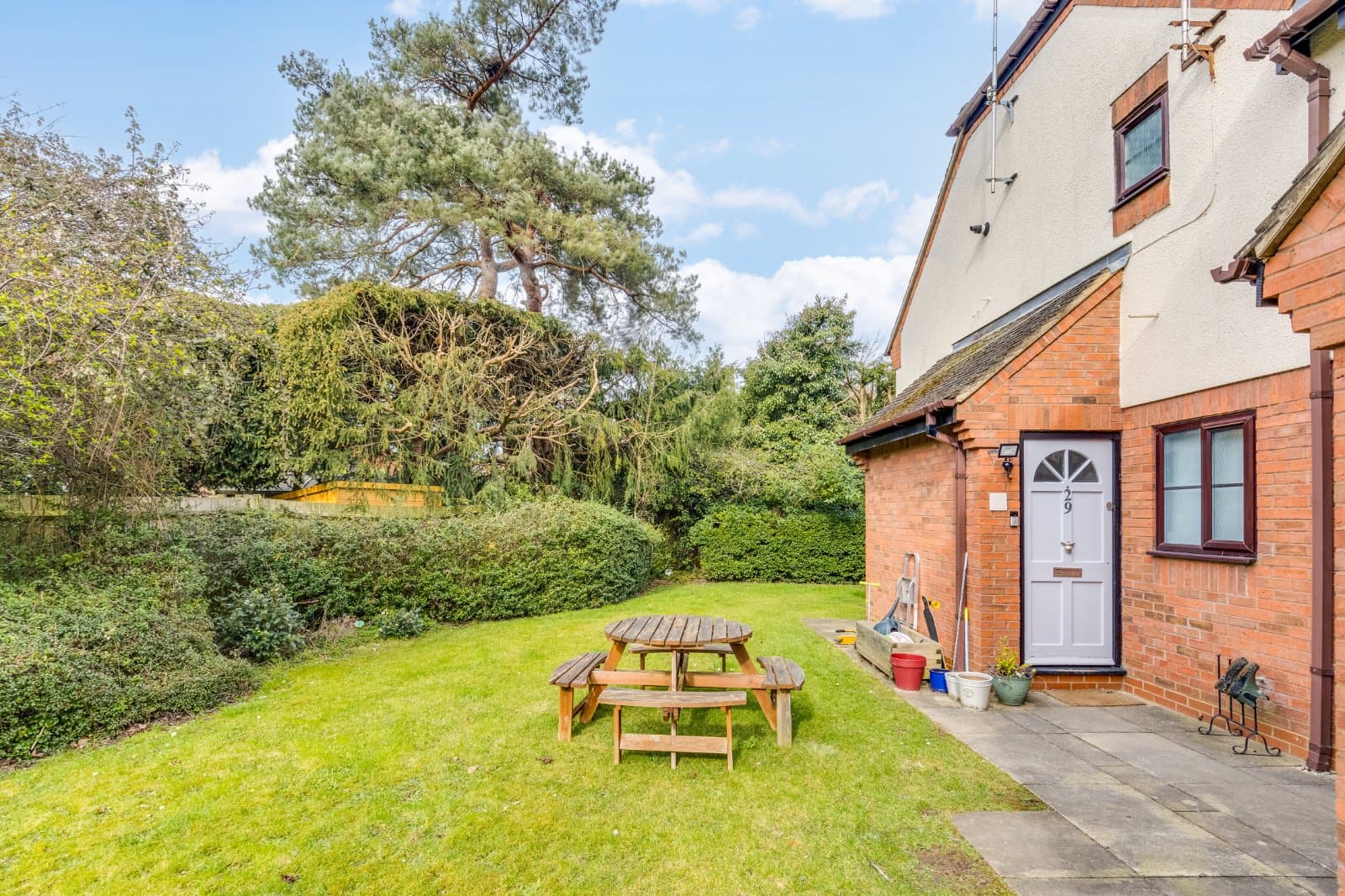 Carvers Croft, Woolmer Green, Hertfordshire, SG3 6LX