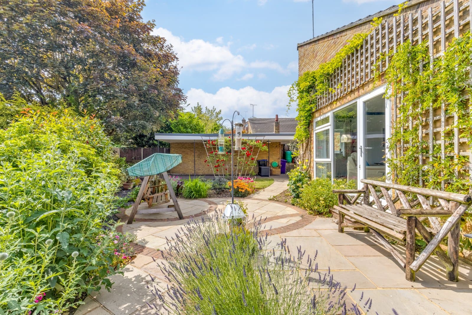 Generously proportioned 4 bedroom bungalow in tucked-away, heart-of-the-village location