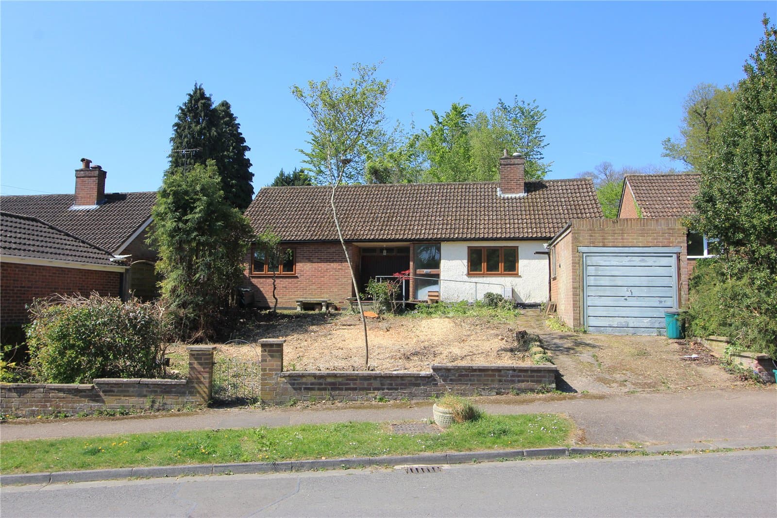 Dolesbury Drive, Oaklands, Welwyn, Hertfordshire, AL6 0QE