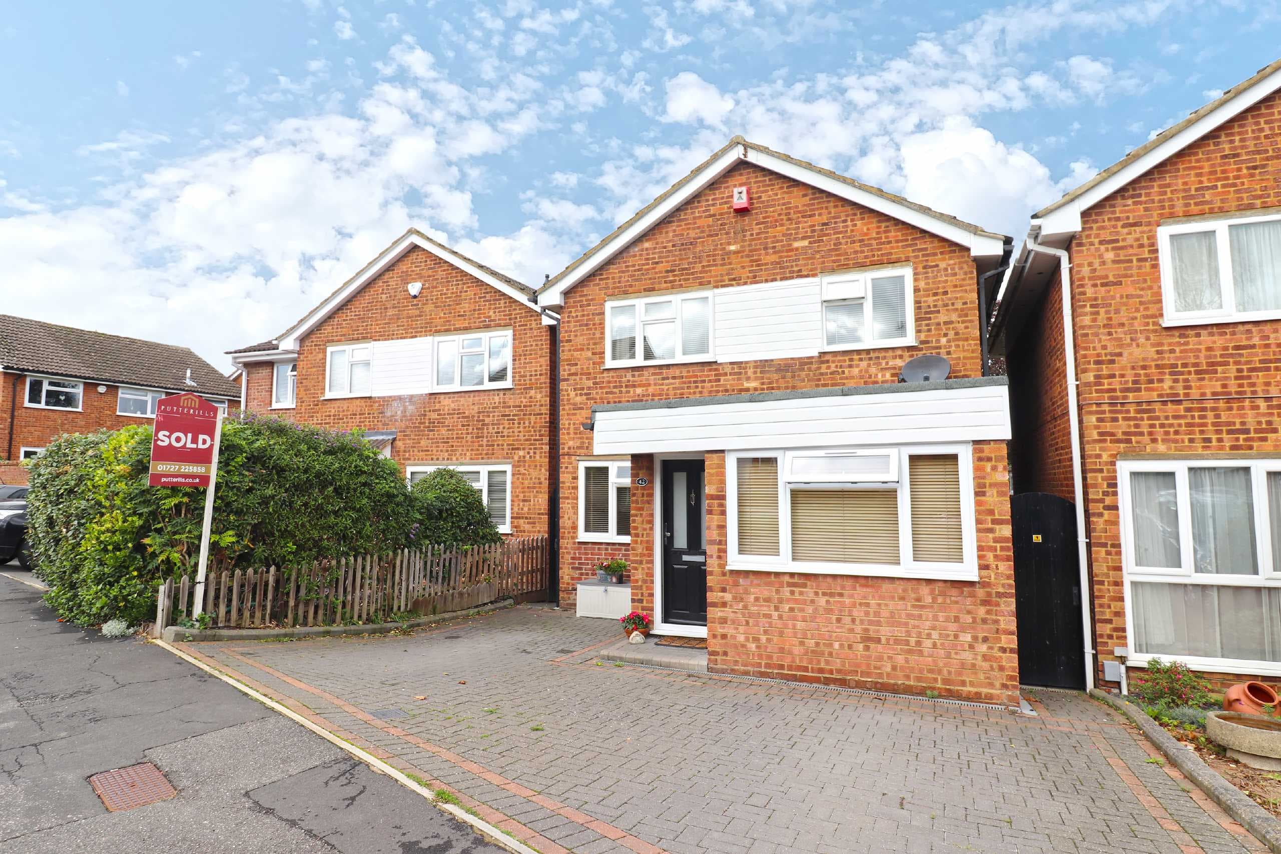 Broadstone Road, Harpenden, Hertfordshire,