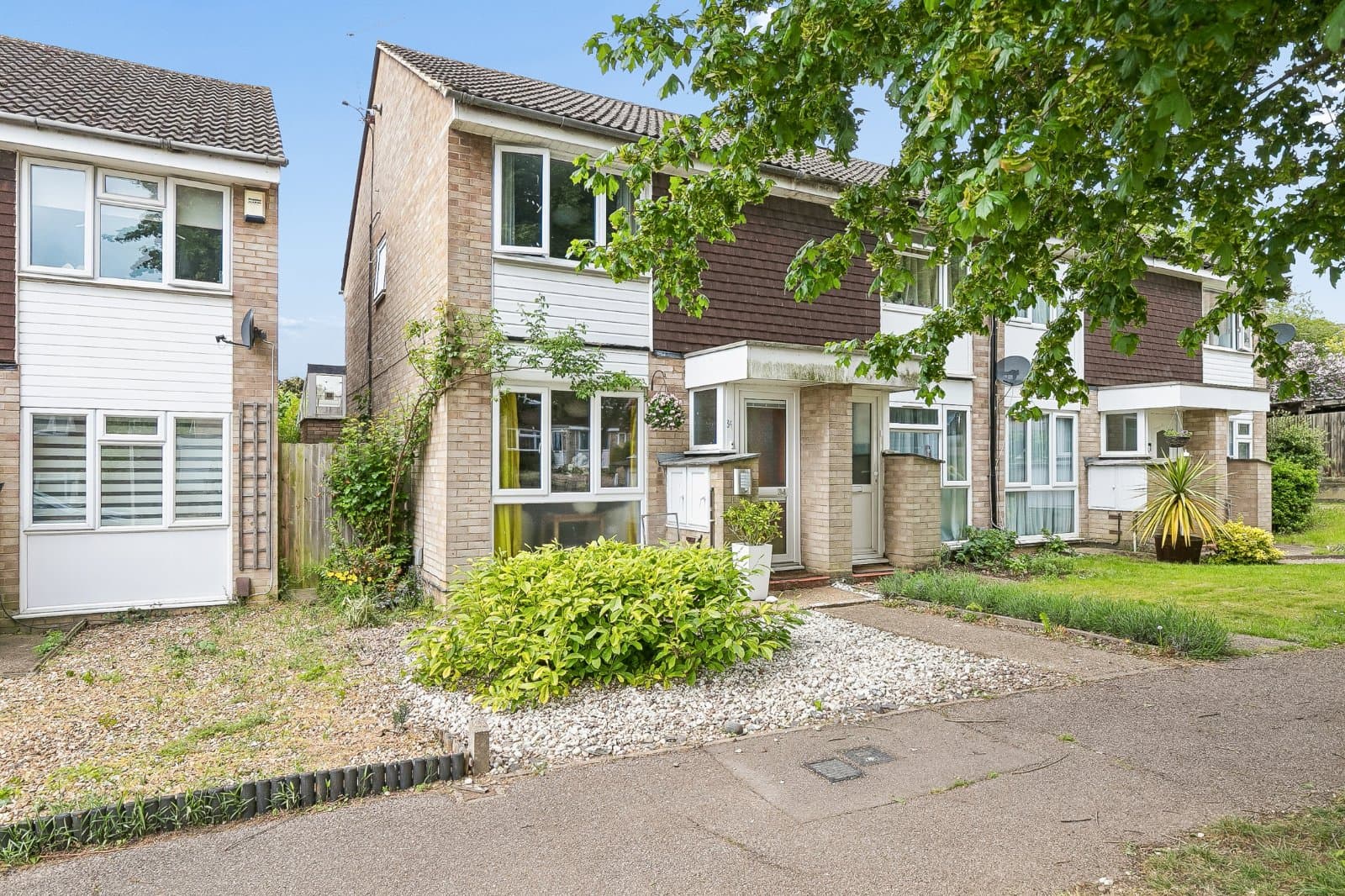 Broom Grove, Knebworth, Hertfordshire,