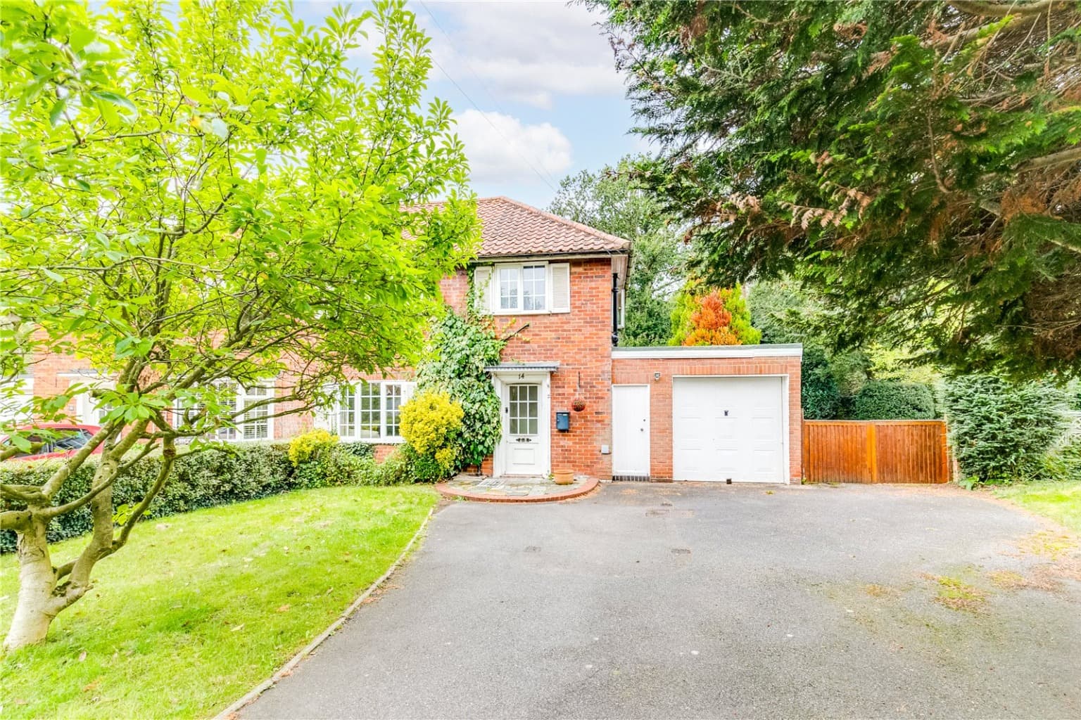 Welwyn Garden City, Hertfordshire, Welwyn Garden City, AL8 6LJ