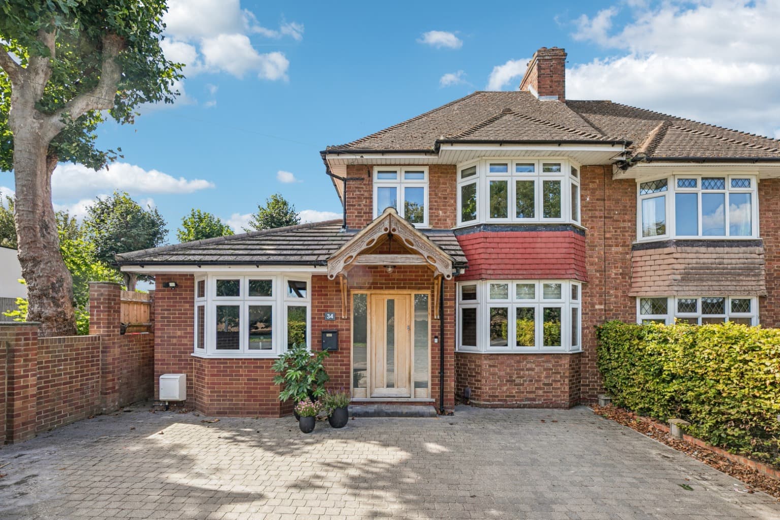 Queenswood Drive, Hitchin, SG4 0LG