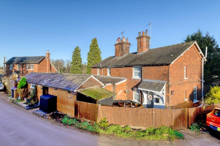 View Full Details for Railway Cottages, Little Wymondley, Hitchin
