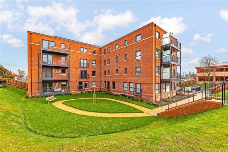 View Full Details for Modern Apartment,Welwyn Garden City